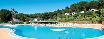 La piscine & vestiaires