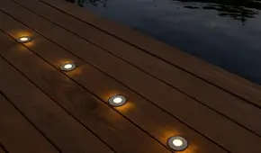 Photo Kit-trail au bord d'une piscine