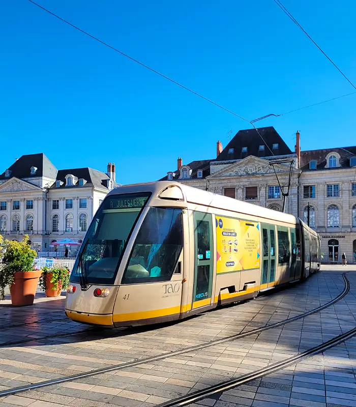 Installation éclairage Tramway Orléans